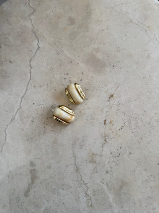 Resin & metal stud earrings - Fash Focused