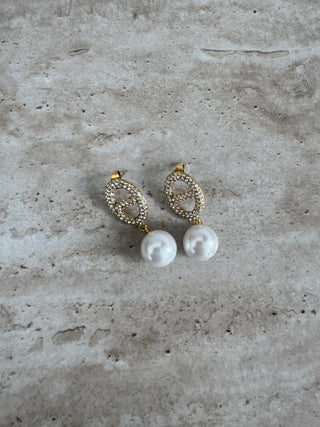 Pearl drop earrings