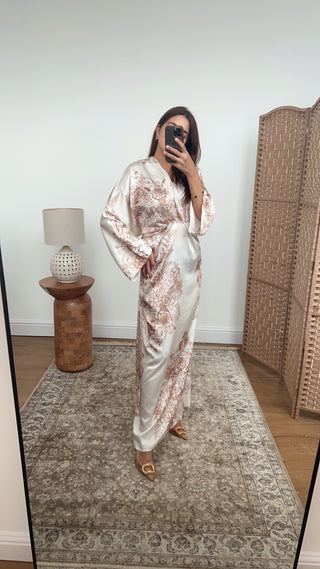 Laina dress in beige - Fash Focused