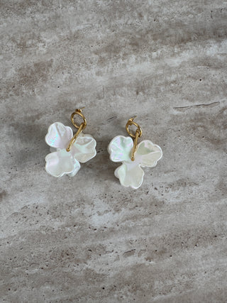 Ivory bloom earrings
