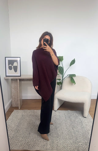 Burgandy knit poncho- vesile
