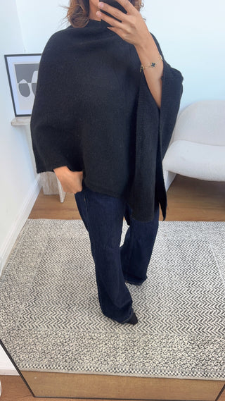 Black knit poncho- vesile - Fash Focused