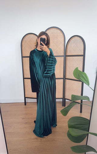 Emerald velvet pleated dress- elnaz