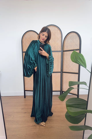 Emerald velvet pleated dress- elnaz