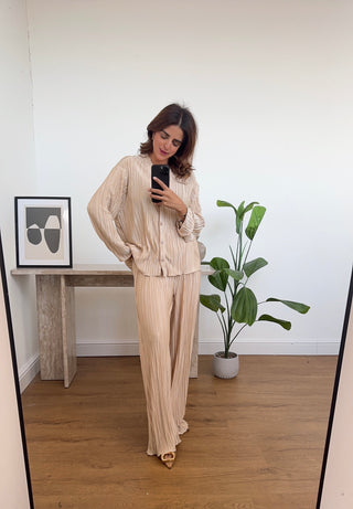 Champagne pleated coord- nari