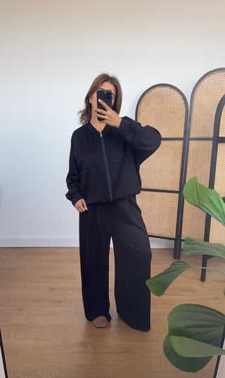 Black zip coord - Mia