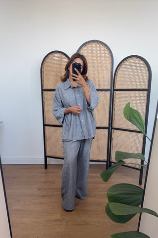 Navy shirt coord- ina