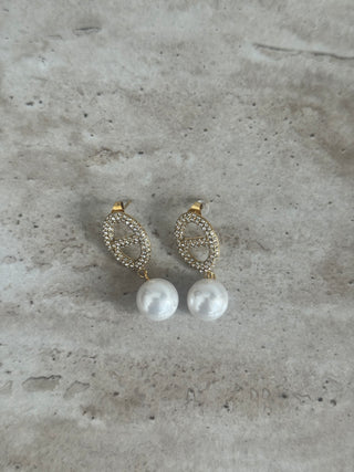 Pearl drop earrings