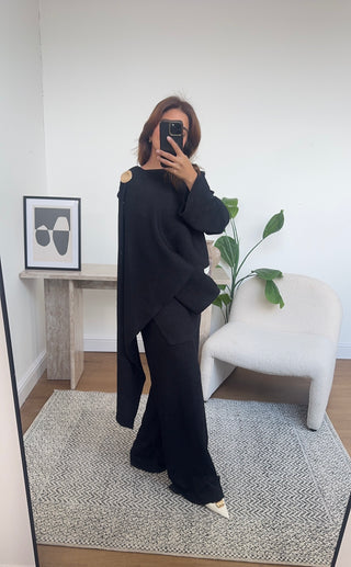 Black scarf coord with gold brooch- imani