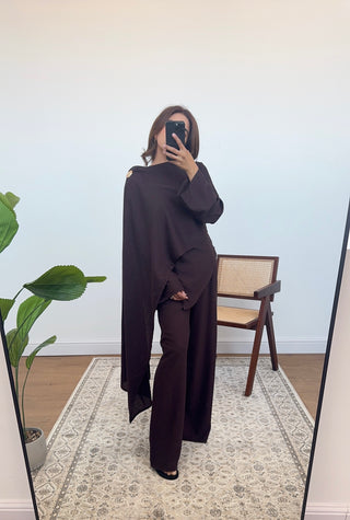 coco scarf coord with gold brooch- arya